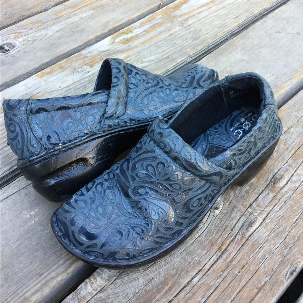 Womens BOC by BORN Concepts Embossed Paisley Clogs